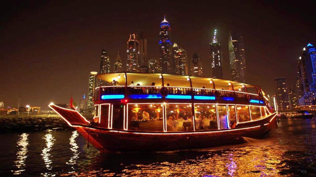 Success Luxury Apartment - 5 Min Away Marina Corniche - Free Housekeeping Provided Everyday-24-7 Staff Available For Services Dubai Exterior foto